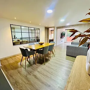 Modern, Apt/near Tourist Sites. Apartamento Medellín